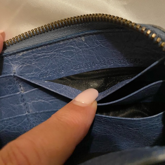 Balenciaga blue zip-around wallet. - Picture 6 of 10